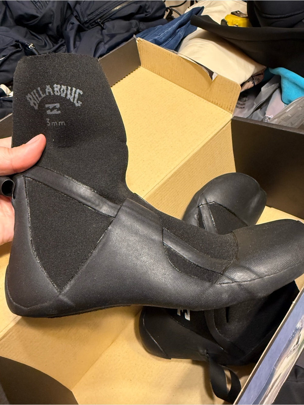 NEW Billabong 3mm Wetsuit Boots Water Sports Shoes Women’s size 6 Pull-on